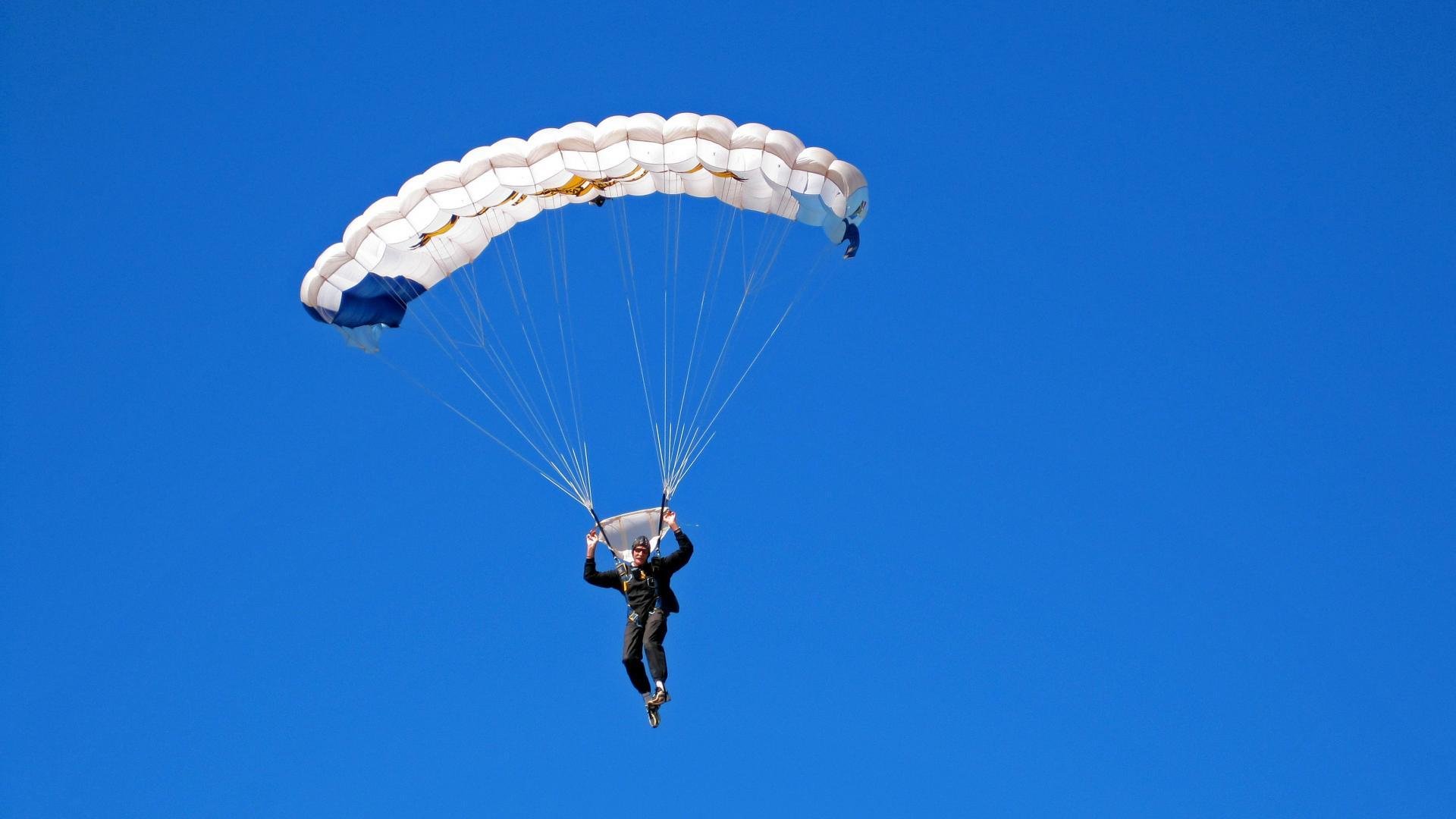 “广州队举办青少年足球体验营”,广州足球青训机构