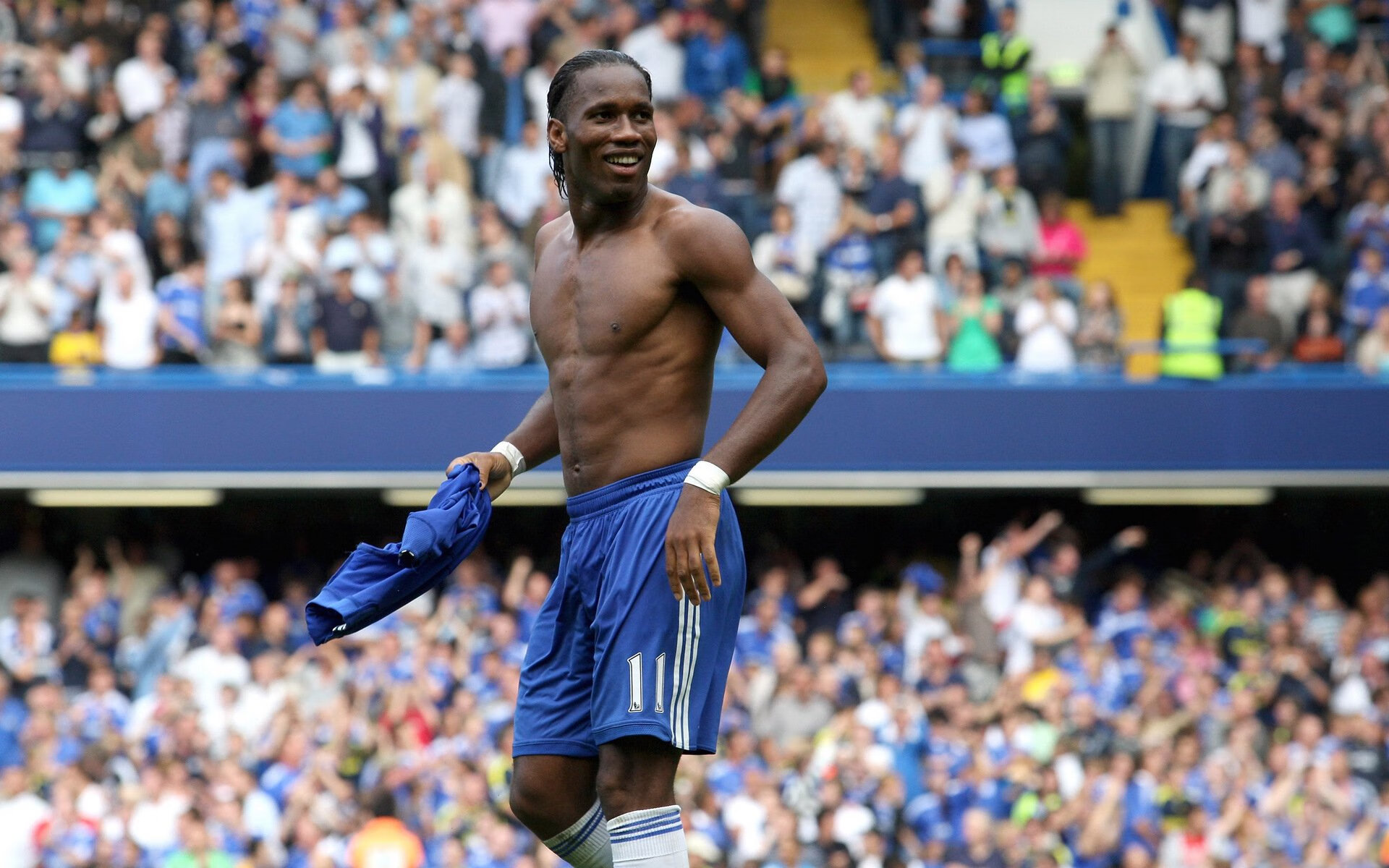 “广州队举办青少年足球体验营”,广州足球青训机构