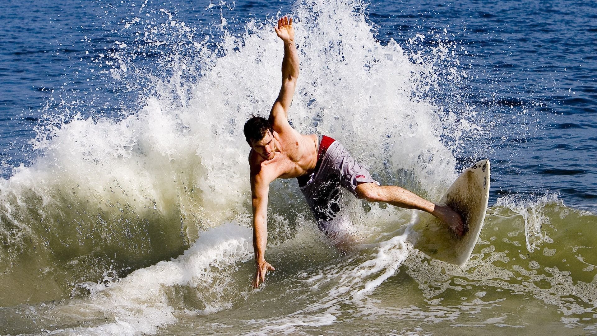 《电竞音乐元素：打造专属电竞主题曲的秘密》，电竞音乐w